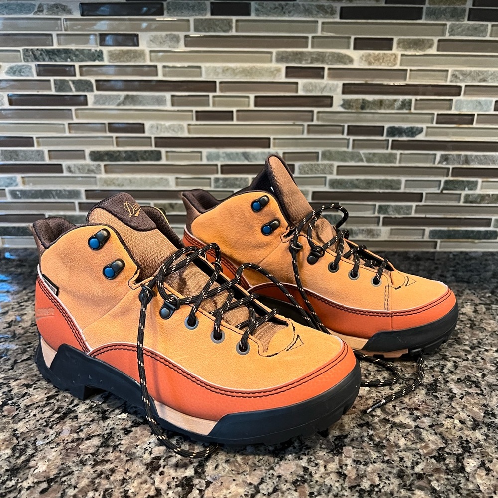Women’s Danner Hiking Boots - size 7